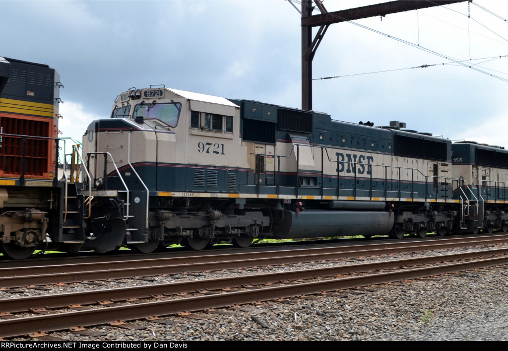 BNSF SD70MAC 9721 trails on K040-01